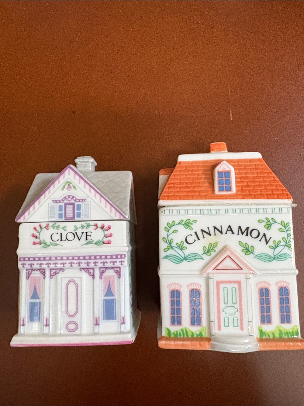 Lenox Dainty Clove & Cinnamon Porcelain Spice House Ppair